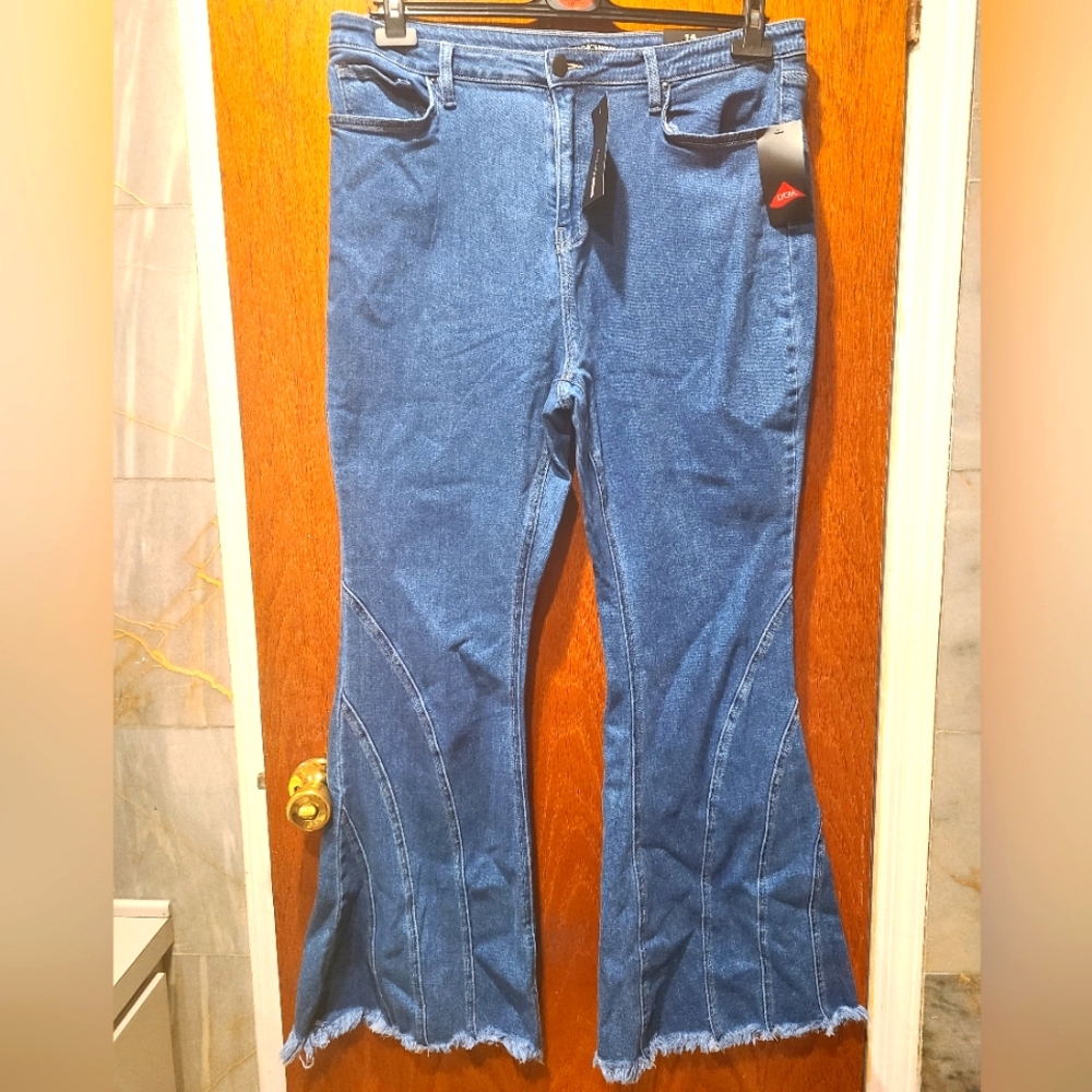 Fashion Nova Dream Girl High Rise Flare Jeans Medium Wash Size 16 Lycra